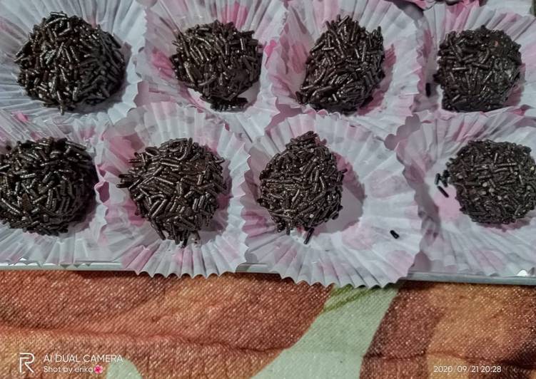 Bola-bola coklat