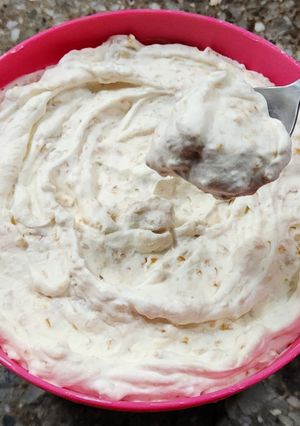 Una foto de 🎂 Crema de Mantecol y caramelo - para rellenar o cubrir tortas 🎂