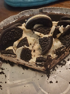 A picture of Whipped Oreo pudding pie.