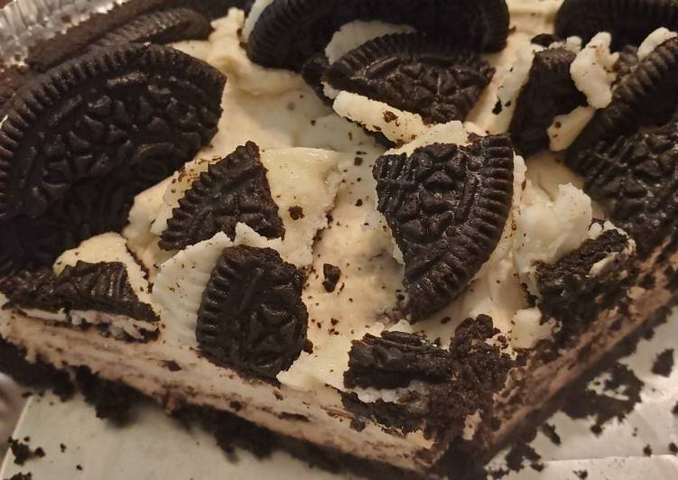 Whipped Oreo pudding pie