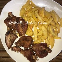A picture of Irish with fried Chicken.