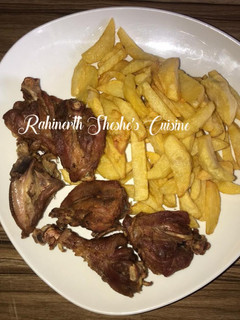 A picture of Irish with fried Chicken.