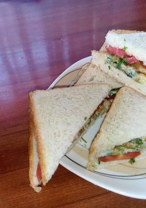 A picture of Bread omelette sandwich.