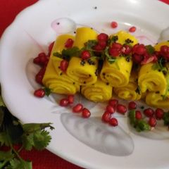 A picture of Khandvi.