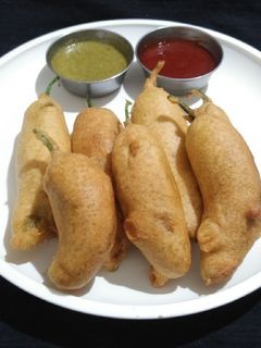 राजस्थानी मिर्ची बड़ा (Rajasthani mirchi bada recipe in Hindi) रेसिपी मुख्य फोटो