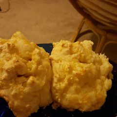 A picture of Cheesy biscuits.