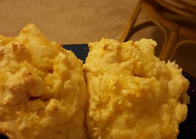 Simple Way to Prepare Quick Cheesy biscuits