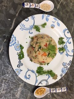 વેજીટેબલ ઉપમા (Vegetable Upma Recipe In Gujarati) રેસીપી મુખ્ય ફોટો