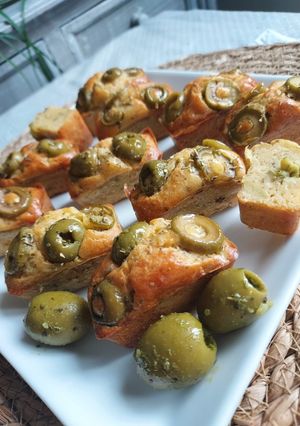 Une photo de Minis Cakes salés Olives mozzarella