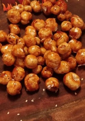A picture of Healthy makhana chikki.
