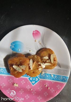 A picture of Banana malpua.
