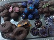 Una foto de bombones hechas con fondant