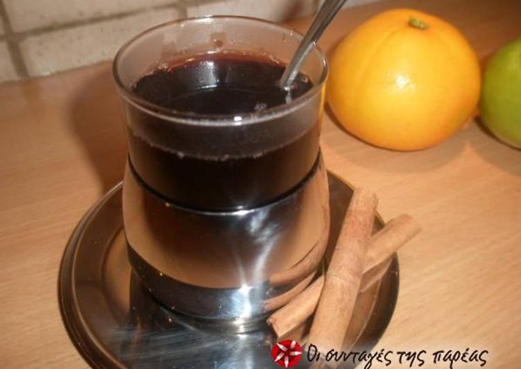 Hot wine with spices