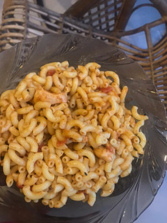 A picture of Saucy macaroni.