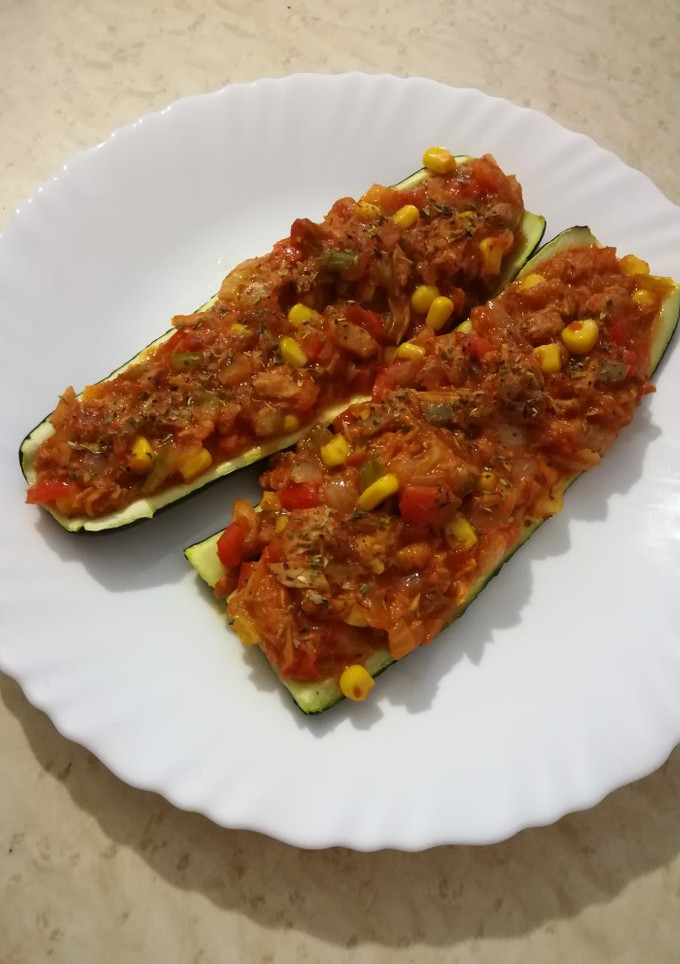Una foto de Calabacines rellenos de atún