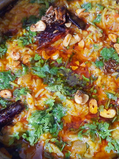 ટ્રેડીશનલ મહારાષ્ટ્રીયન દાલ ખીચડી (Maharastrian Dal Khichadi Recipe In Gujarati) રેસીપી મુખ્ય ફોટો