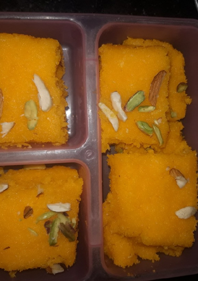 बरूदे की बर्फी (baroode ki barfi recipe in Hindi) रेसिपी मुख्य फोटो
