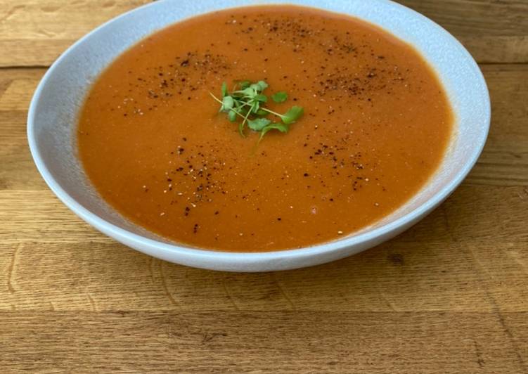 Red lentil and tomato soup