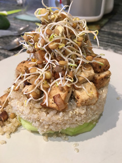 Una foto de Timbal de quinoa con tofu y shiitakes