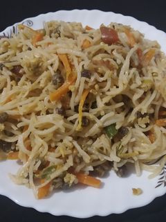 ভেজিটেবল এন্ড এগ নুডলস রেসিপির প্রধান ছবি