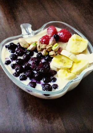 A picture of Tripe Berry Oats Bowl.