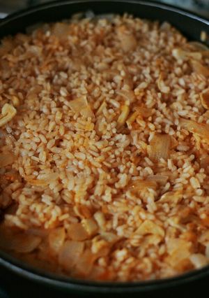 Foto principal de Arroz rojo para acompañar (receta súper fácil)