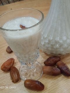 صورة لوصفة سموثي الموز والتمر