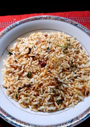 নরম মুড়ি তেলে ভাজা রেসিপির প্রধান ছবি