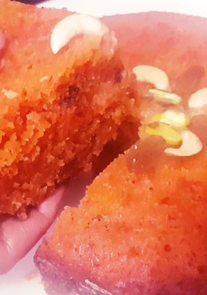 A picture of Carrot khoya cake.