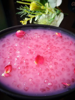 A picture of Pink sabudana kheer.