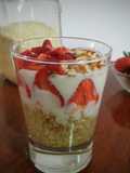 Copa de quinua, yogurt y fresas