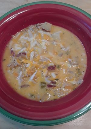 A picture of Cheeseburger Soup.