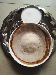 ஆப்பம் தேங்காய் பால் (Aapam Thengai paal Recipe in Tamil) செய்முறை முக்கிய புகைப்படம்