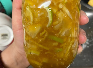 Una foto de Miel citronada con jengibre