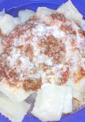 Una foto de Mí bolognesa para ravioles 😋