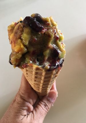 Una foto de Gelato de Pasto de Trigo y Frutas Variadas