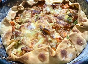 Una foto de Tarta de pollo y verduras