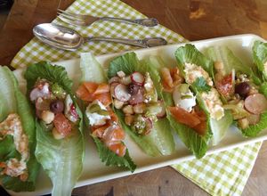 Foto principal de Barquitas de lechuga con rellenos diferentes