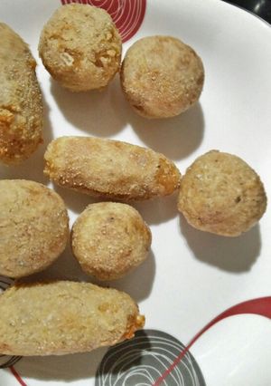 A picture of Potato cheese bites.