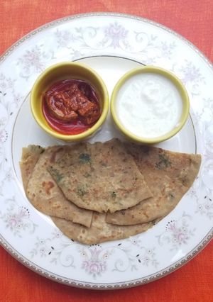 A picture of Gobhi paratha.
