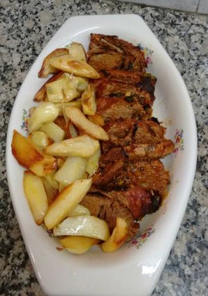 Una foto de Colita de cuadril con salsa barbacoa