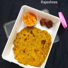 A picture of Jowar Methi Thepla.