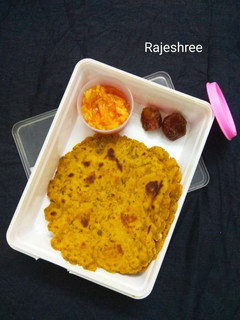 A picture of Jowar Methi Thepla.