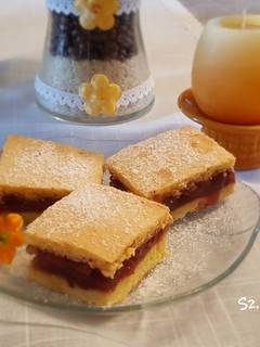 Pudingos meggyes pite 🍒 recept fotója