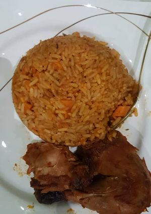 A picture of Jolly rice and chicken.