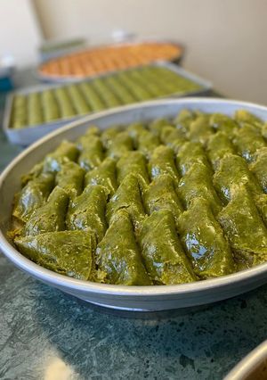 صورة لوصفة وربات بالفستق الحلبي ولا أطيب 🥰