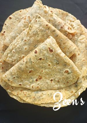 A picture of Kasuri Methi Rotis.