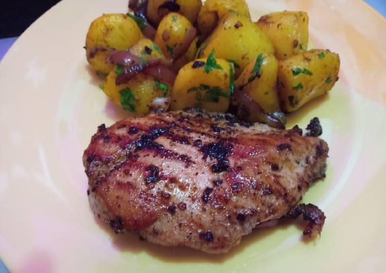 Pan grilled chicken with garlic potatoes