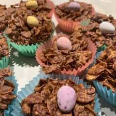 A picture of Easter Cornflake Cakes.