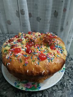 Una foto de Rosca de Pascua familiar torneada
